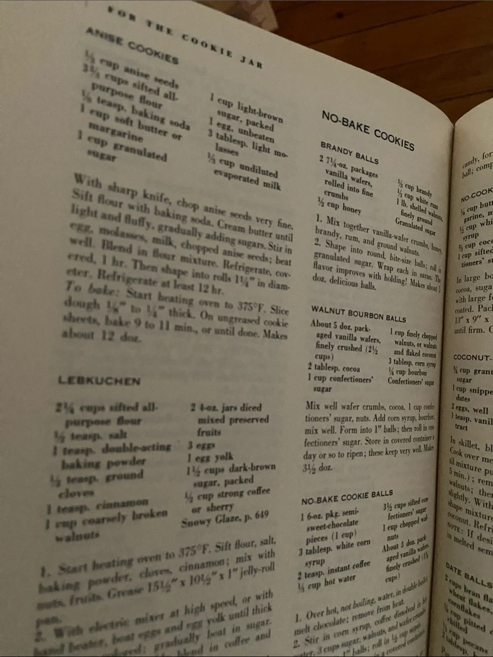 Vintage 60s 1960s Mid Century Goodhousekeeping Cookbook cookies dessert cake pie